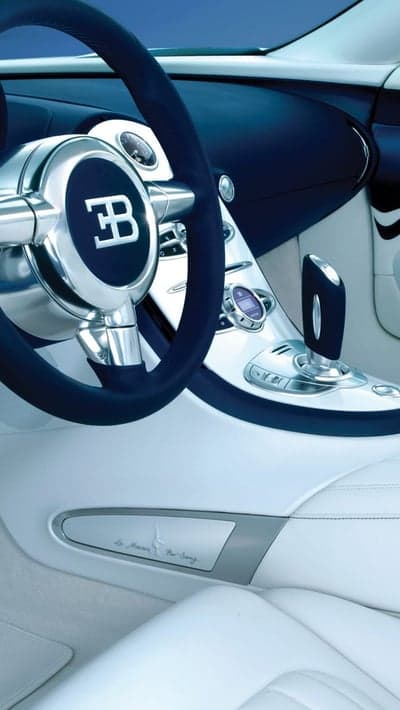 Bugatti Veyron Interior: Luxury Steering Wheel and Gear Shift