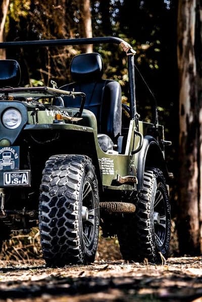 Vintage Military Green 4x4 Jeep Forest Phone Wallpaper