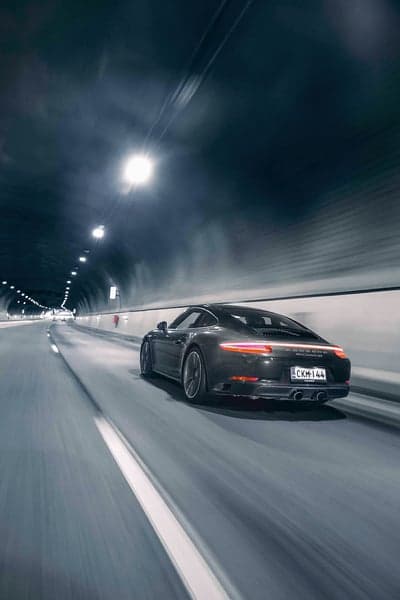 Porsche 911 Dynamic Tunnel Motion Blur Phone Wallpaper