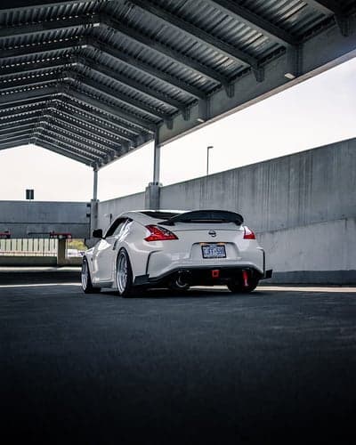 White Nissan 370Z JDM Sports Car Mobile Wallpaper