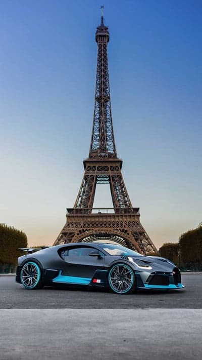 Bugatti Divo in Paris with Eiffel Tower
