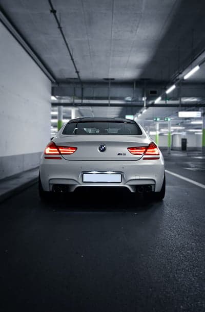 White BMW M6 Performance Car Mobile Screen Background