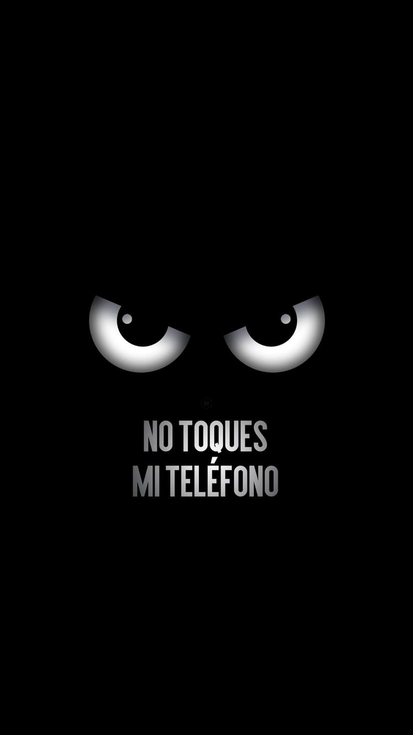 Glowing orange eyes hover above the Spanish text No Toques Mi Telefono against a solid dark background for phones.