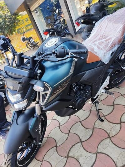 Modern Teal Yamaha Motorcycle Mobile Phone Background