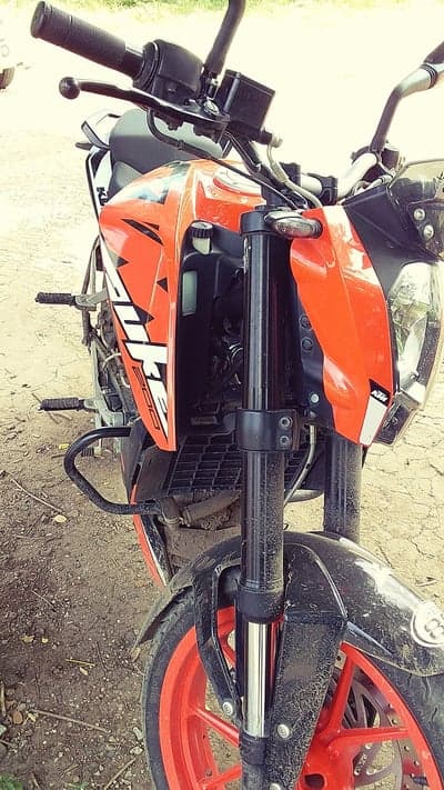 Orange KTM Duke 200 Motorcycle Front View Close-up