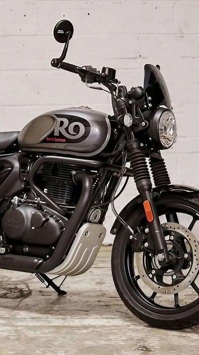 Royal Enfield Hunter 350 Motorcycle Front View