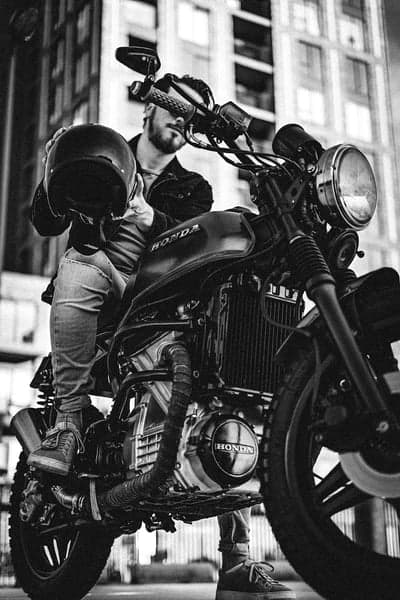 Vintage Honda Motorcycle Urban Biker Monochrome Wallpaper