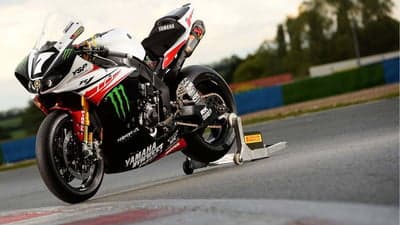 Yamaha R1 Monster Energy Racing Sportbike Desktop Wallpaper