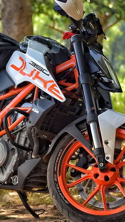 KTM 390 Duke Motorcycle - Aggressive Streetfighter Design