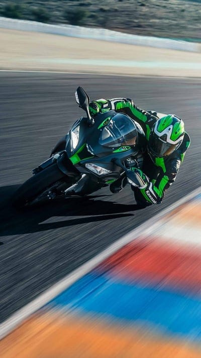 cutting,riding,kawasaki