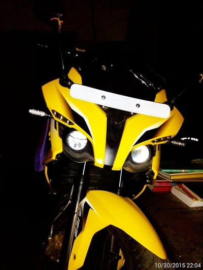 Bajaj Pulsar RS 200, fairing, motorcycle, pulsar rs 200, rs 200, esports, sports bike, yellow, yellow bike, mobile wallpaper, android wallpaper, iPhone wallpaper, phone wallpaper