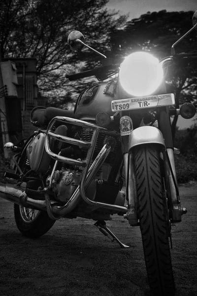 RE, royal enfield, bike, love, new bullet, b/w, black and white, enfield, gris, mobile wallpaper, android wallpaper, iPhone wallpaper, phone wallpaper
