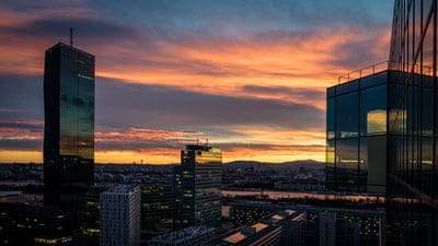 Busy city wallpaper,Busy city background,Busy city view,4k wallpaper,iPhone wallpaper