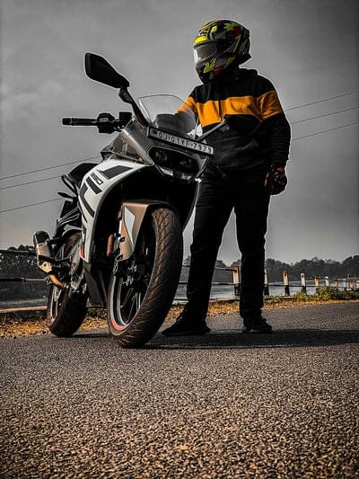 Rc 390, bike, bikeholic, emblems, motor, motorcycle, mobile wallpaper, android wallpaper, iPhone wallpaper, phone wallpaper