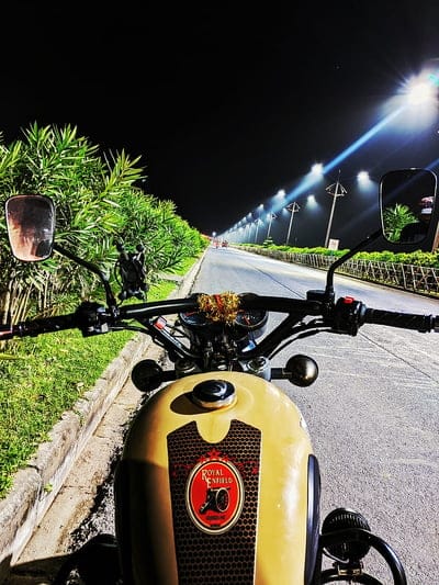 Royal Enfield Bullet, 500, bike, biker, black, empty road, lights, night life, re, road trip, thunderbird 350, mobile wallpaper, android wallpaper, iPhone wallpaper, phone wallpaper