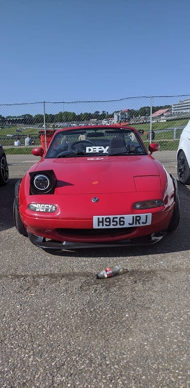 MX-5 winking, car, carros, mobile wallpaper, android wallpaper, iPhone wallpaper, phone wallpaper