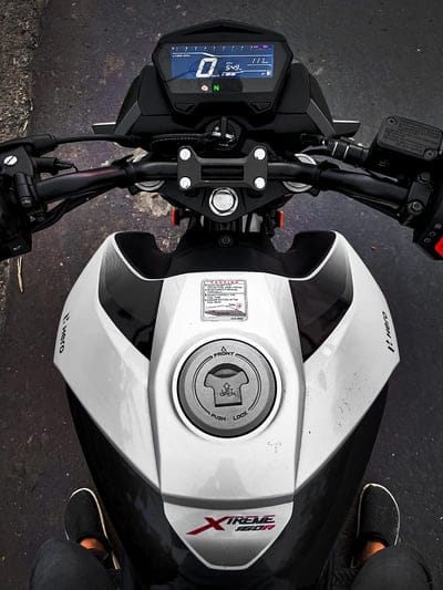 XTREME 160r, cool, trending, herobike, whitebike, bike, mobile wallpaper, android wallpaper, iPhone wallpaper, phone wallpaper
