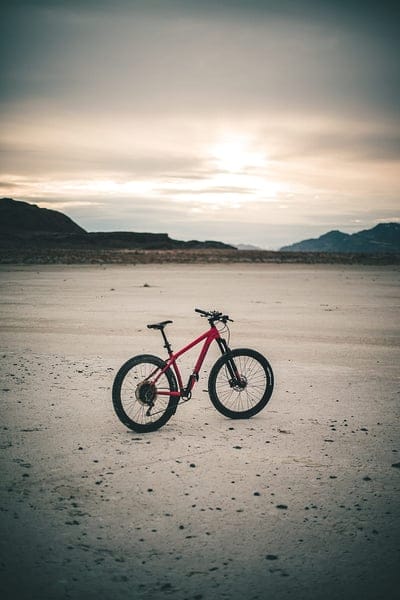 bicycle, bike, mtb, red, beach, mobile wallpaper, android wallpaper, iPhone wallpaper, phone wallpaper
