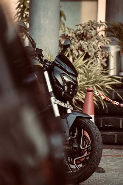 motorcycle,bike,black,parking,street