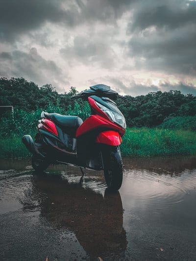 Bike, bike, scooter, yamaha, mobile wallpaper, android wallpaper, iPhone wallpaper, phone wallpaper
