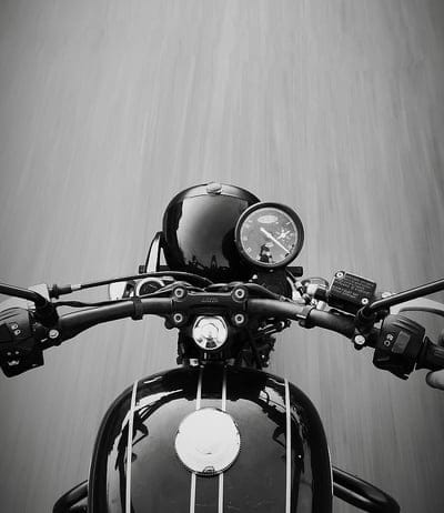 Bike Lovers, bike, bnw, jawa, love, lovers, speed, mobile wallpaper, android wallpaper, iPhone wallpaper, phone wallpaper