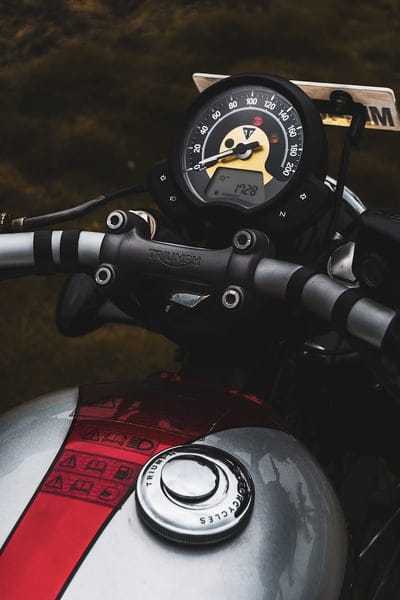 Triumph bobber, automobile, motorcycle, superbike, automotive, sportsbike, bike, mobile wallpaper, android wallpaper, iPhone wallpaper, phone wallpaper