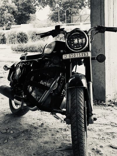 Royal Enfield, bike, bullet, classic, classic 350, motorcycle, ride, royal enfield bullet, mobile wallpaper, android wallpaper, iPhone wallpaper, phone wallpaper