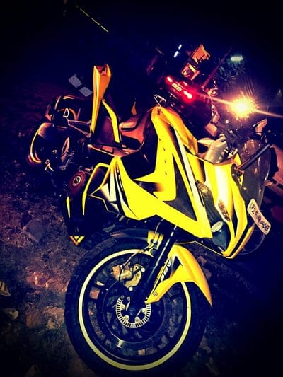 Pulsar RS 200, adventure, bike, motor, rs 200, esports, sports bike, street, yellow, yellow bike, mobile wallpaper, android wallpaper, iPhone wallpaper, phone wallpaper