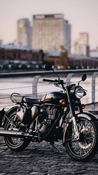 Royal Enfield Live, Parked On Streets, bike, bullet, mobile wallpaper, android wallpaper, iPhone wallpaper, phone wallpaper