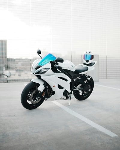 Racing bikes,Racing bikes wallpaper,Racing bikes background,white Racing bikes