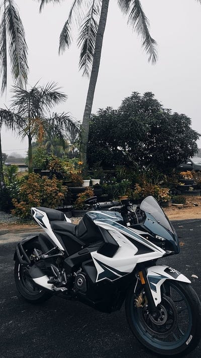 RS200, motorcycle, superbike, bike, mobile wallpaper, android wallpaper, iPhone wallpaper, phone wallpaper