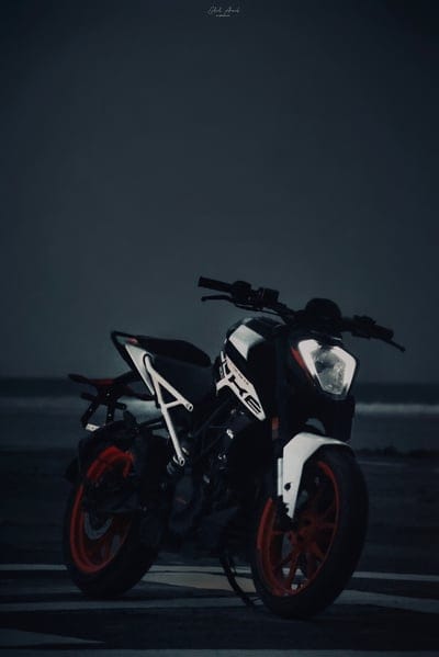 ktm duke,duke,motorcycle,bike,black,white,dark