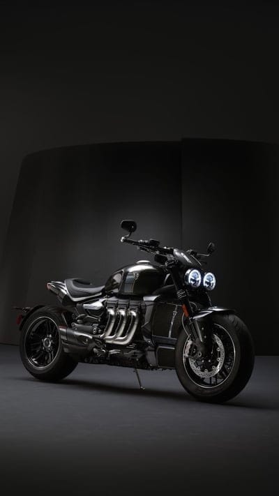 sidestanding,blackbike,bike