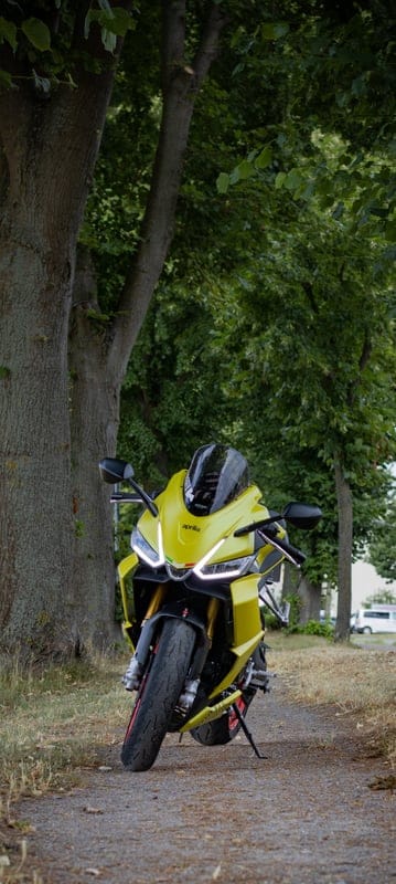 aprilia,motorcycle,bike,yellow