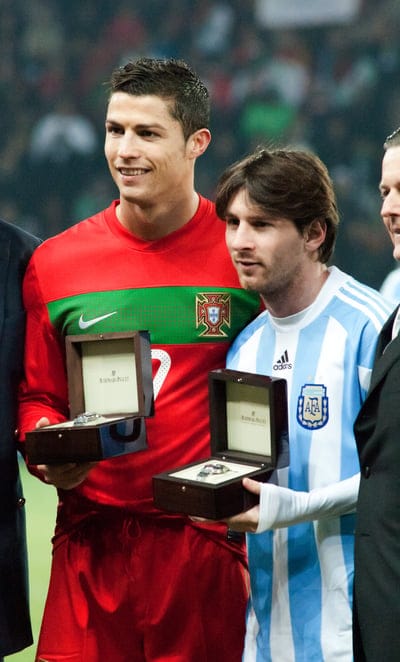 cristiano ronaldo,lionel messi,footballers,gift,watch