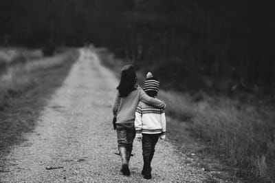 Family wallpaper,Children,Children walking.,Family photos,Trial