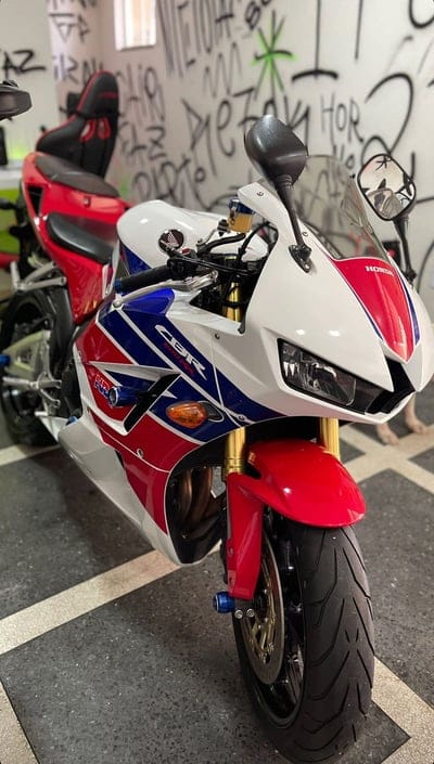CBR, bike, motor, motorcycle, mobile wallpaper, android wallpaper, iPhone wallpaper, phone wallpaper