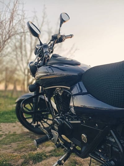 Avenger Street, bike, motorcycle, mobile wallpaper, android wallpaper, iPhone wallpaper, phone wallpaper