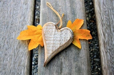 couple,nature,bench,desktop backgrounds,heart,beautiful wallpaper,laptop wallpaper,autumn,october,gift,wallpaper hd,www,together,hd wallpaper,yellow leaves,full hd wallpaper,hdr,autumn foliage,autumn gold,yellow