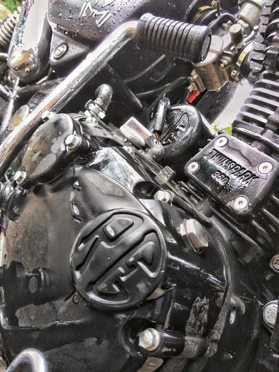 Royal Enfield engine, bike, carros, heart, lock screen, royal enfield, urban, vehicle, mobile wallpaper, android wallpaper, iPhone wallpaper, phone wallpaper