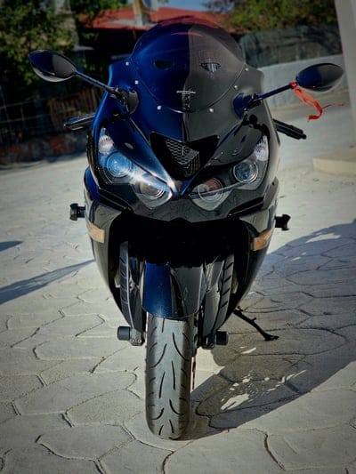 kawasaki,motorcycle,bike,black,yard