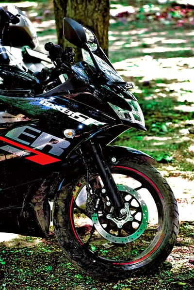 Bike, automotive lighting, tread, suzuki, Gixxer sf, mobile wallpaper, android wallpaper, iPhone wallpaper, phone wallpaper