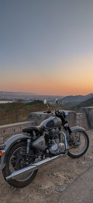 Royal Enfield, bikes, jaipur, sunset, world heritage, mobile wallpaper, android wallpaper, iPhone wallpaper, phone wallpaper