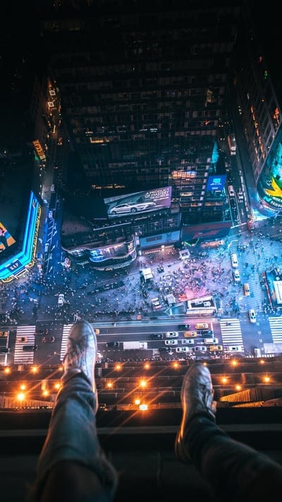 feetontop,faceless,citybg,night,boy,attitude