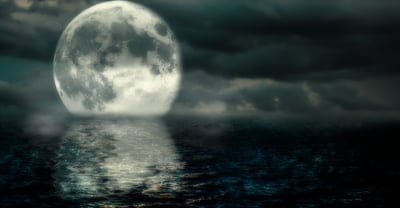 moon,free background,full hd wallpaper,wallpaper hd,full moon,windows wallpaper,laptop wallpaper,desktop backgrounds,sea,mac wallpaper,beautiful wallpaper,cool backgrounds,nature,4k wallpaper,ocean,4k wallpaper,free wallpaper,hd wallpaper,night,wallpaper 