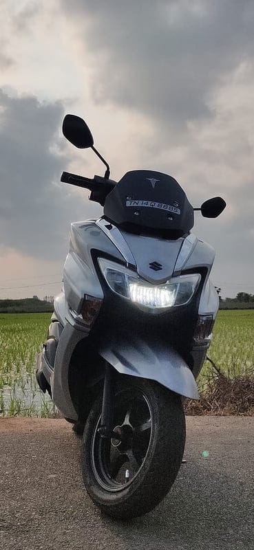 Suzuki burgman, bike, burgman 125, burgman street, moped, scooter, mobile wallpaper, android wallpaper, iPhone wallpaper, phone wallpaper