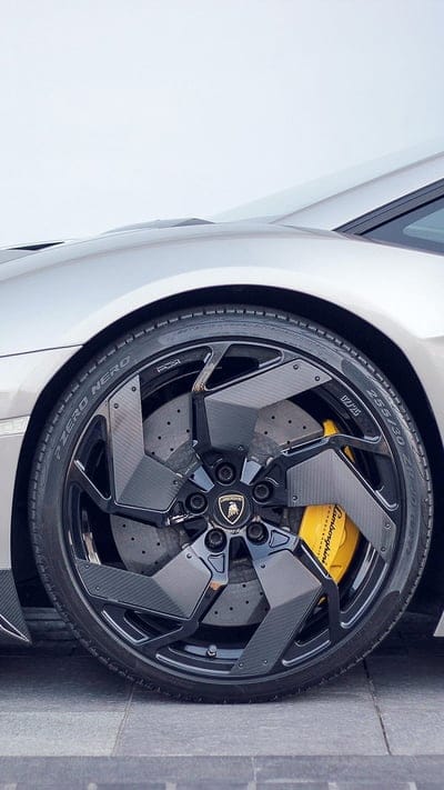 Lamborghini wheel, super car, mobile wallpaper, android wallpaper, iPhone wallpaper, phone wallpaper