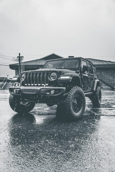 jeep, suv, car, bw, rain, mobile wallpaper, android wallpaper, iPhone wallpaper, phone wallpaper