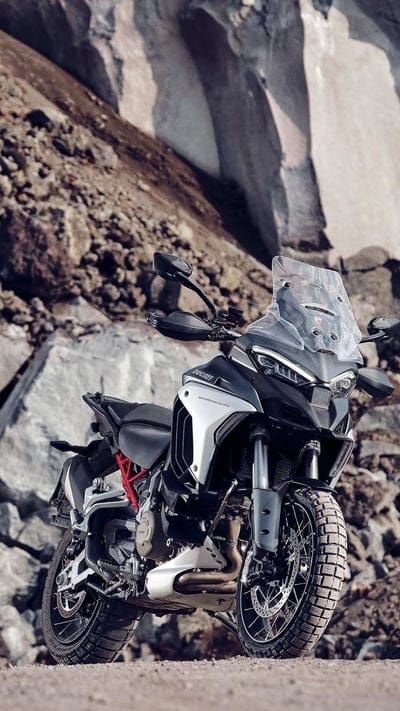 ducati,laystanding,bike