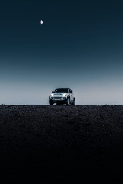land rover defender, land rover, car, suv, desert, night, mobile wallpaper, android wallpaper, iPhone wallpaper, phone wallpaper